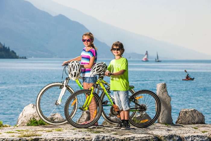 Top 5 Unternehmungen mit der ganzen Familie am Gardasee in Trentino Am Beliebtesten Family Sommer  