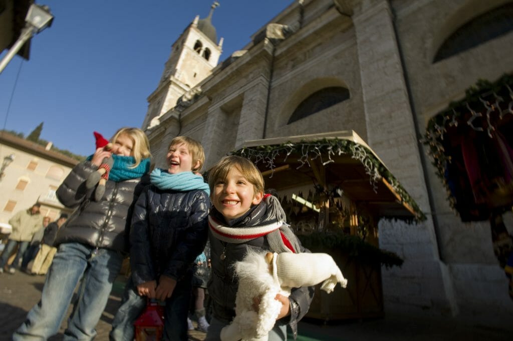 Santa Lucia: mit Seinen Süssigkeiten und Traditionen ist es das Beliebteste fest bei Kindern Events  