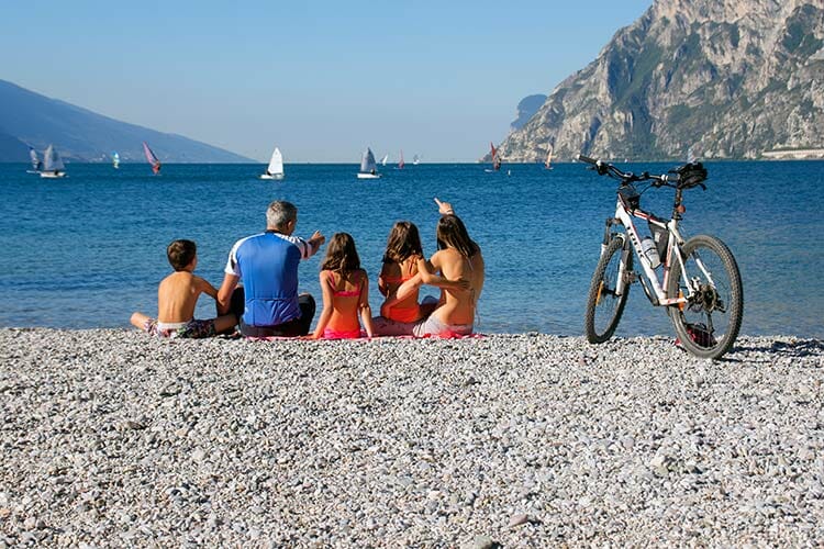Vita da spiaggia sul Lago di Garda Trentino: Beach emotions! Consigli Estate  