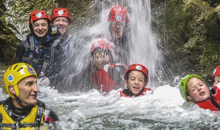 Water sports: un tuffo nel blu del Garda Trentino per tutta la famiglia Estate Famiglia  