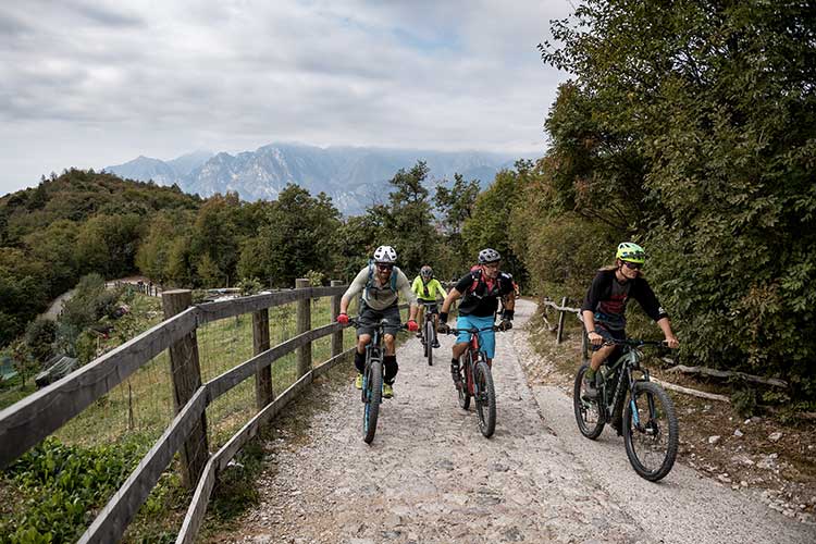 Top 5 percorsi e-mtb sul Lago di Garda Trentino Autunno Estate Inverno Outdoor Primavera  
