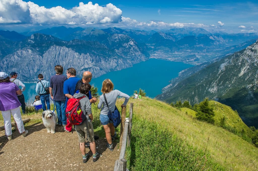 Fioriture spettacolari sul Lago di Garda Trentino: Il Monte Baldo e le sue meraviglie Outdoor Più letti Primavera  