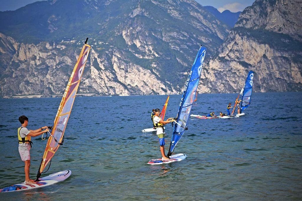 In windsurf sul Lago di Garda Trentino con un campione Outdoor  