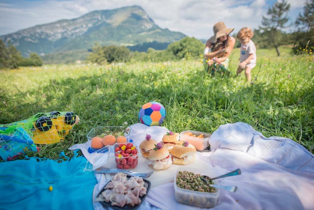Picknick am Gardasee Trentino: leckeres Essen und atemberaubende Aussichten. Am Beliebtesten Frühling Tipps  