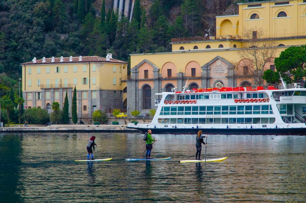 Sup: jede jahreszeit ist die richtige am Gardasee im Trentino. Frühling Herbst Outdoor Sommer Winter  