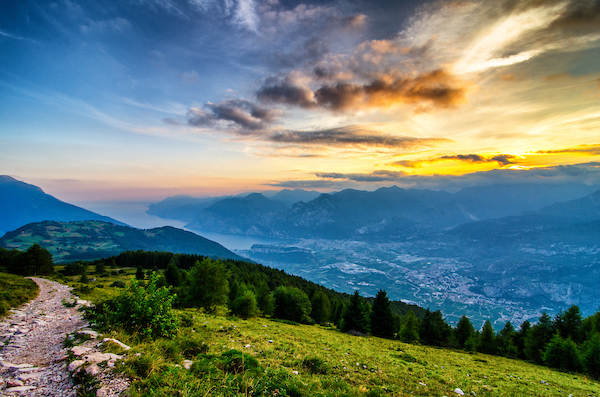 Wintersonnenuntergänge: wo man sie im Garda Trentino bewundern und fotografieren kann Tipps  